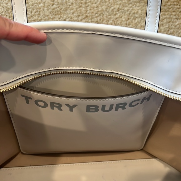 Tory Burch Small Gemini Link Coated Canvas Tote. Color: New Ivory - Picture 9 of 14